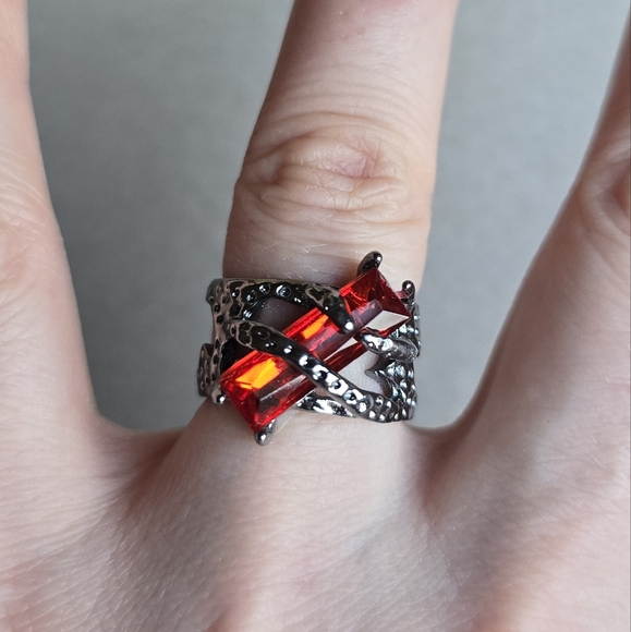 ❤️ Dark Red Rectangular Gem Ring - Picture 4 of 8